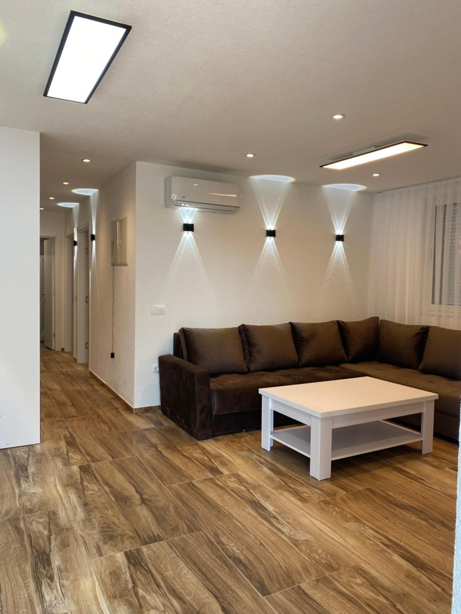 Apartment Leona Palushaj