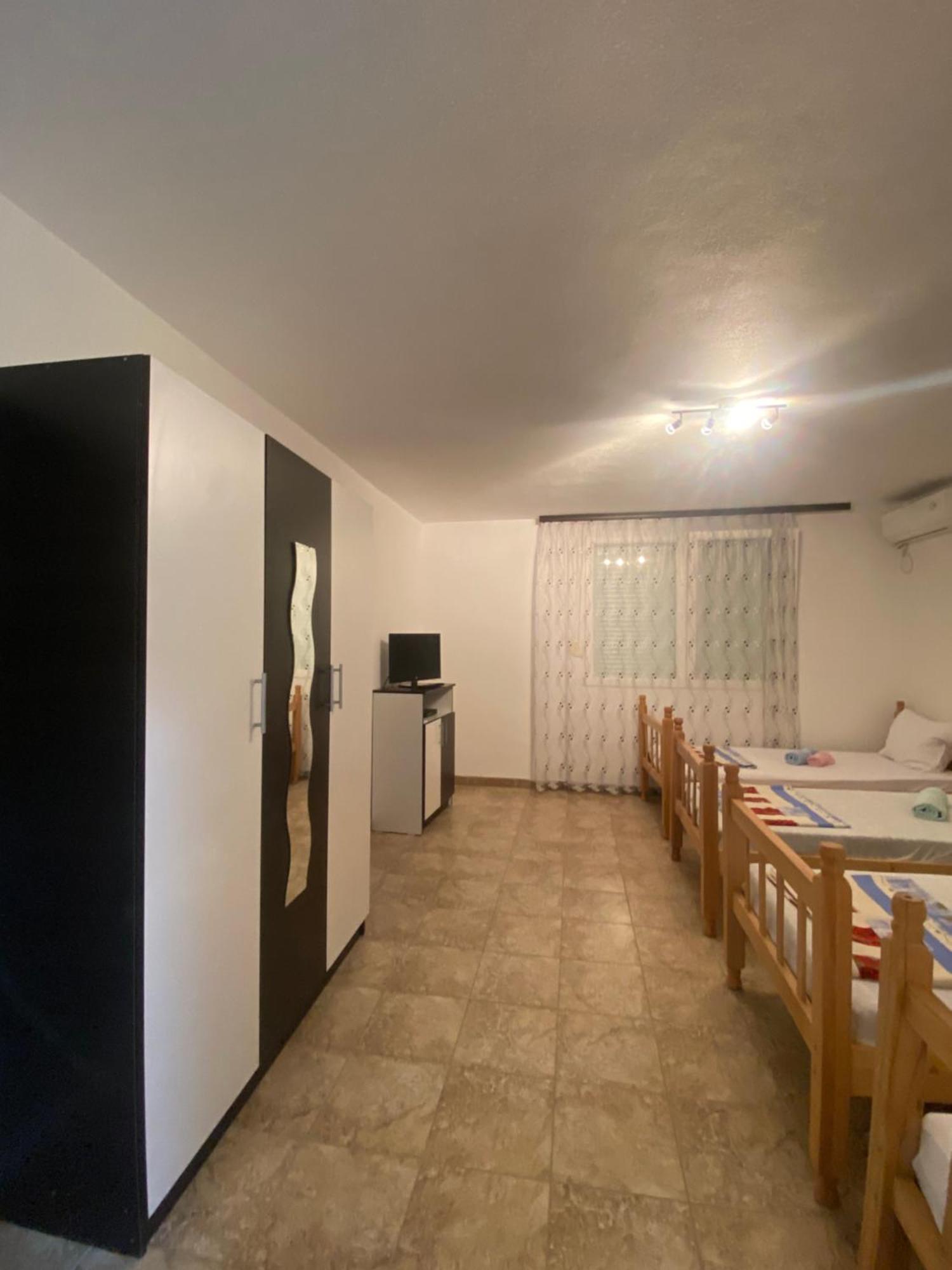 Leona Palushaj Apartment Donji Stoj