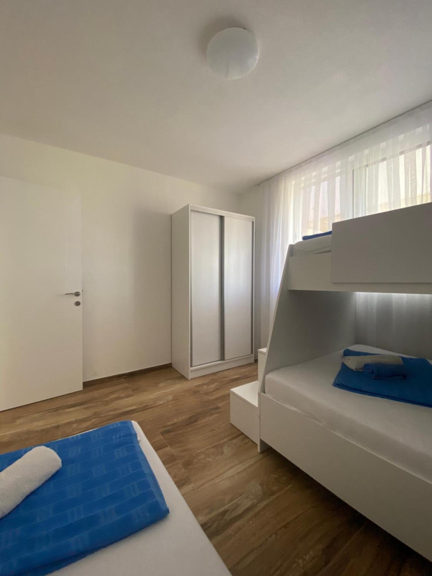 Leona Palushaj Apartment Donji Stoj